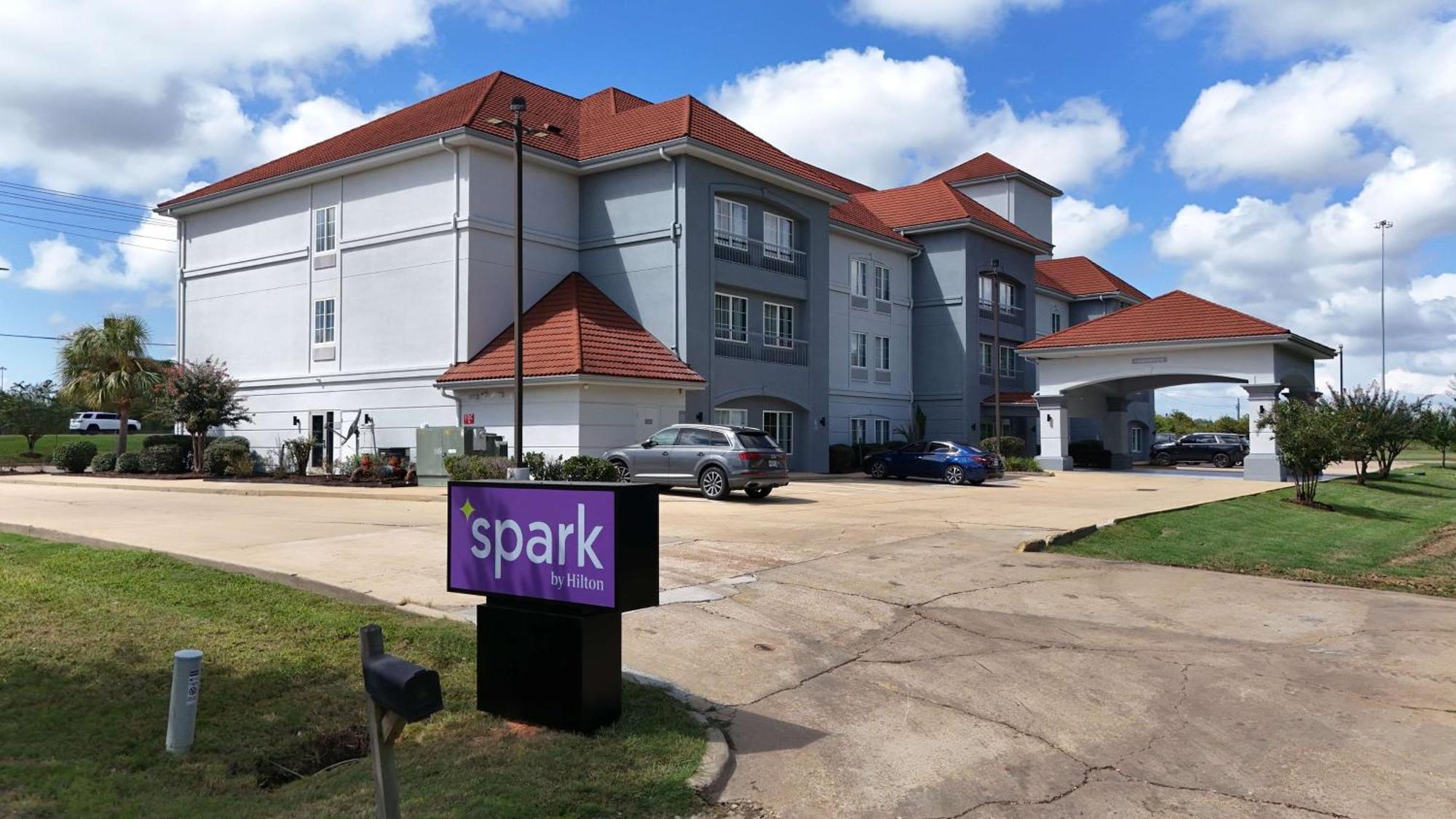 Spark By Hilton Brandon Exteriér fotografie